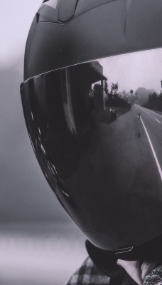 шлем мотошлем темный фон