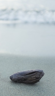 Камень на песке