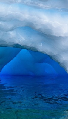 арка из ледяной глыбы