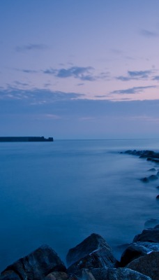 камни сумерки море