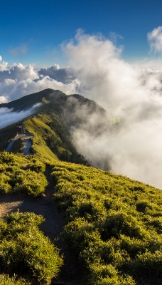 Гора хребет облака