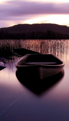 Лодка закат озеро