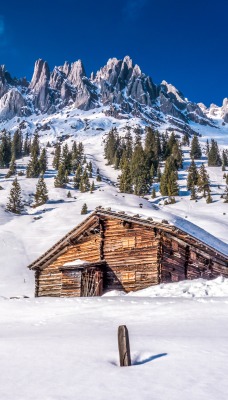Дом горы снег зима