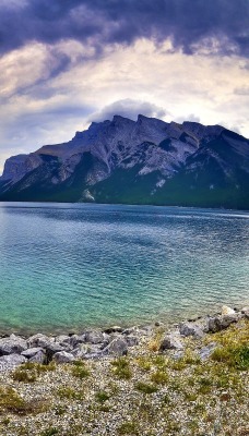 горы озеро берег mountains the lake shore