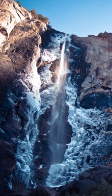 водопад гора скала