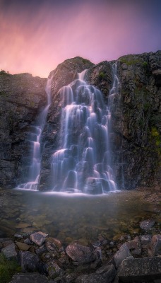 водопад скалы камни небо