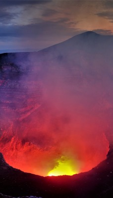 вулкан жерло лава
