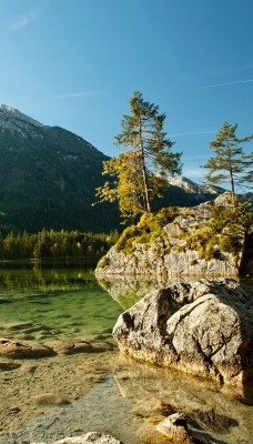 гора озеро вода камни скалы