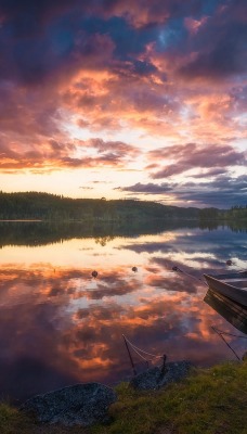 озеро лодки небо берег деревья