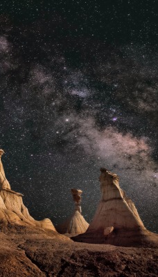 пустыня ночное небо скалы столпы галактика звезды звездное небо