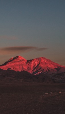 гора на закате сумерки красный закат долина