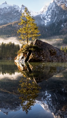 озеро камни гора отражение