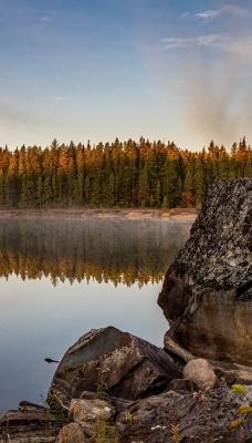 озеро камень лес вечер на закате