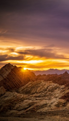 скалы пустыня на закате камни