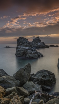 скалы камни берег море на закате