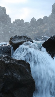 водопад скалы течение