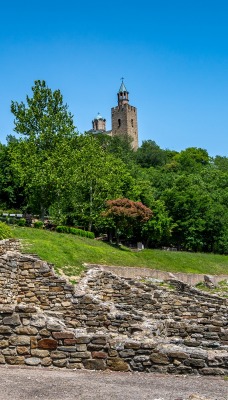 склон камни замок руины