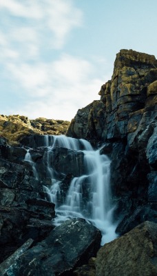 скала камни водопад