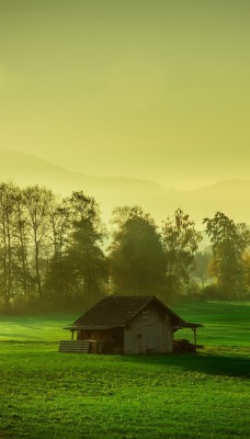 поляна горы домик зелень