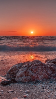 закат море камень берег прибой волна
