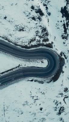 серпантин дорога вид с высоты снег спуск