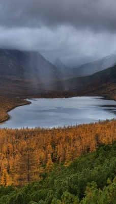 озеро ущелье горы тучи лес высота