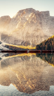 река горы рассвет отражение