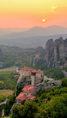горы греция монастырь