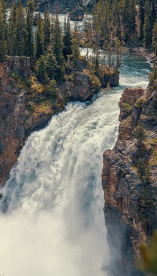 водопад скала река