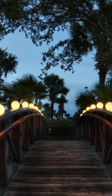 Мост с фонарями