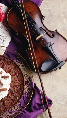 скрипка, ноты, торт