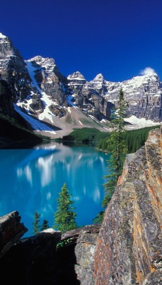 Moraine Lake and Valley of the Ten Peaks, Banff National Park, Canada