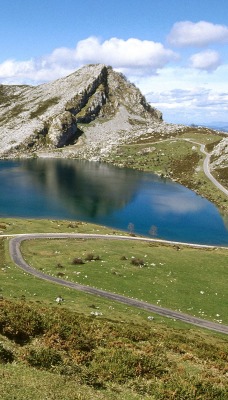 Lake Enol, Covadonga, Picos de Europa National Park, Asturias, Spain