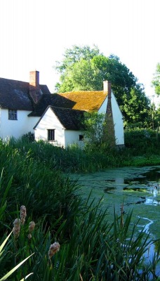 Озерцо возле дома, Англия
