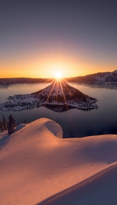 озеро горы остров снег зима