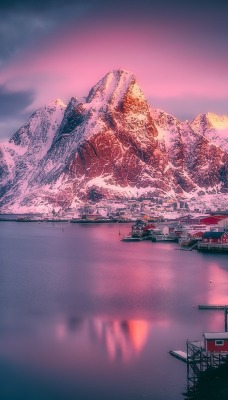 горы озеро норвегия на закате