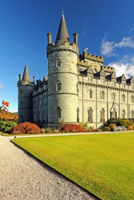 Замок Инверари Шотландия газон