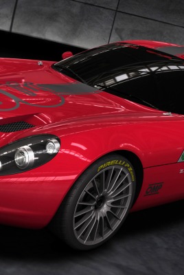 красная Alfa Romeo
