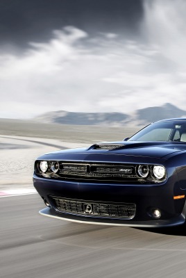 Dodge Challenger SRT Hellcat черный автомобиль