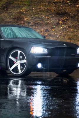 черный автомобиль dodge charger matte