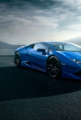 спортивный автомобиль синий lamborghini huracan