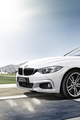 автомобиль белый BMW