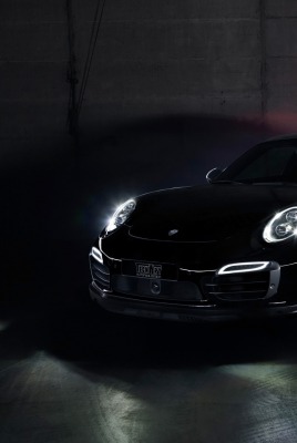 черный автомобиль porsche 911