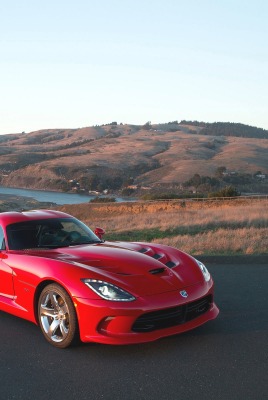 Dodge SRT Viper море горы дорога