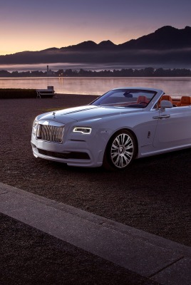 Rolls-Royce кабриолет белый море стоянка