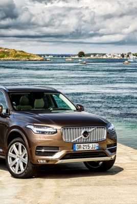 Volvo XC90 пристань озеро