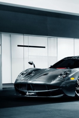 Pagani Huayra авто