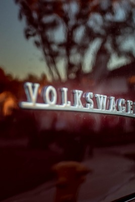 volkswagen надпись отражение