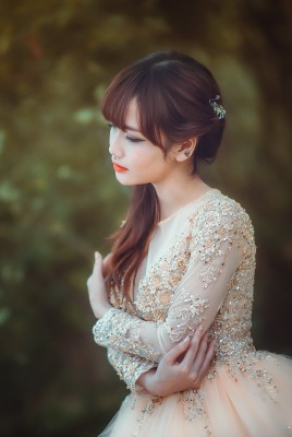 девушка азиатка платье макияж