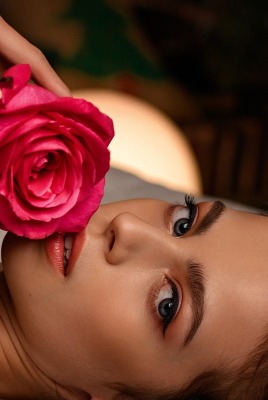 девушка милая лицо роза взгляд